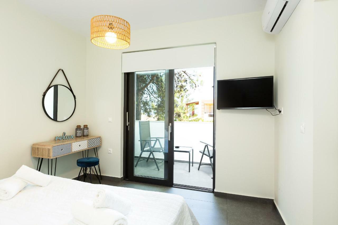 Nisos Villa, Pool & Heated Spawhirlpool, Walking To Beach, By Thinkvilla Sfakaki Exterior photo